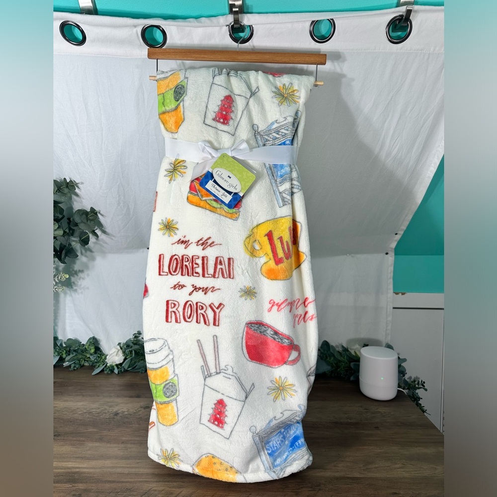 GILMORE GIRLS viral throw blanket